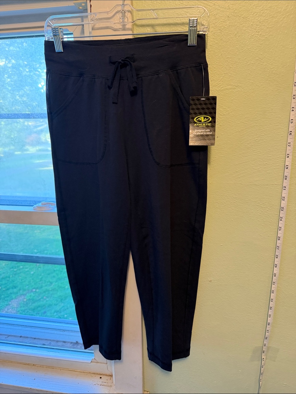 Athletic Works Black Drawstring Capris with Front Pockets